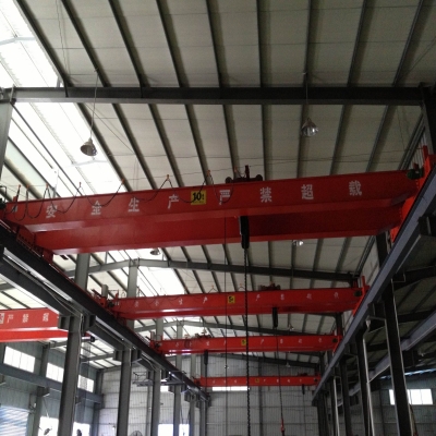 QC型電磁橋式起重機(jī)安裝完成